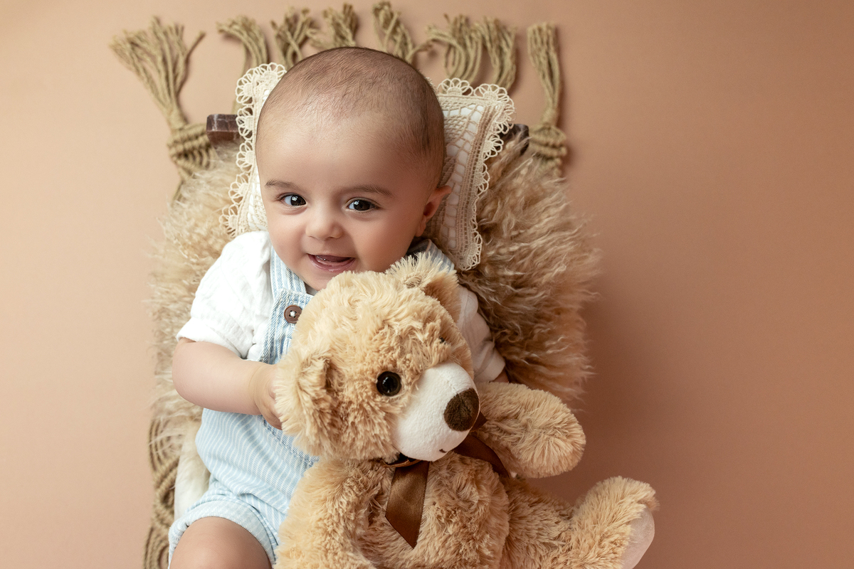 acompanhamento_mensal_fotografia_infantil_fotografia_bebe_ensaio_infantil_crescimento_bebe_primeiro_ano_estudio_fotografico_luz_estudio_maternidade_memorias_familia_criancas_felizes_espontaneidade_momentos_unicos_amor_familia