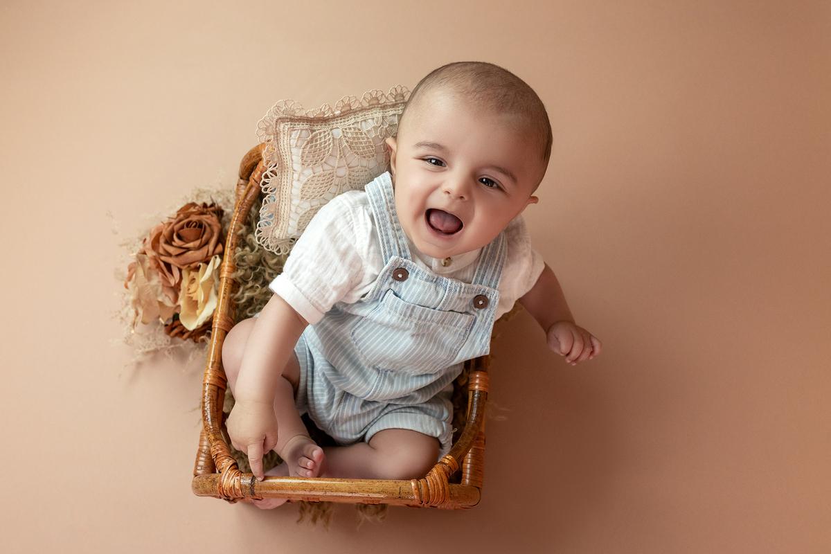 acompanhamento_mensal_fotografia_infantil_fotografia_bebe_ensaio_infantil_crescimento_bebe_primeiro_ano_estudio_fotografico_luz_estudio_maternidade_memorias_familia_criancas_felizes_espontaneidade_momentos_unicos_amor_familia