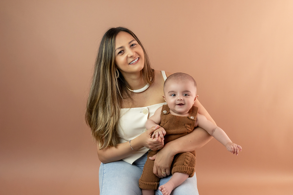 acompanhamento_mensal_fotografia_infantil_fotografia_bebe_ensaio_infantil_crescimento_bebe_primeiro_ano_estudio_fotografico_luz_estudio_maternidade_memorias_familia_criancas_felizes_espontaneidade_momentos_unicos_amor_familia