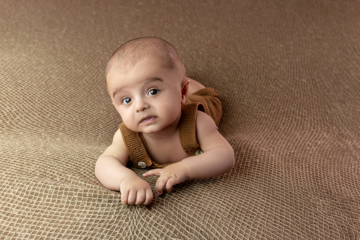 acompanhamento_mensal_fotografia_infantil_fotografia_bebe_ensaio_infantil_crescimento_bebe_primeiro_ano_estudio_fotografico_luz_estudio_maternidade_memorias_familia_criancas_felizes_espontaneidade_momentos_unicos_amor_familia