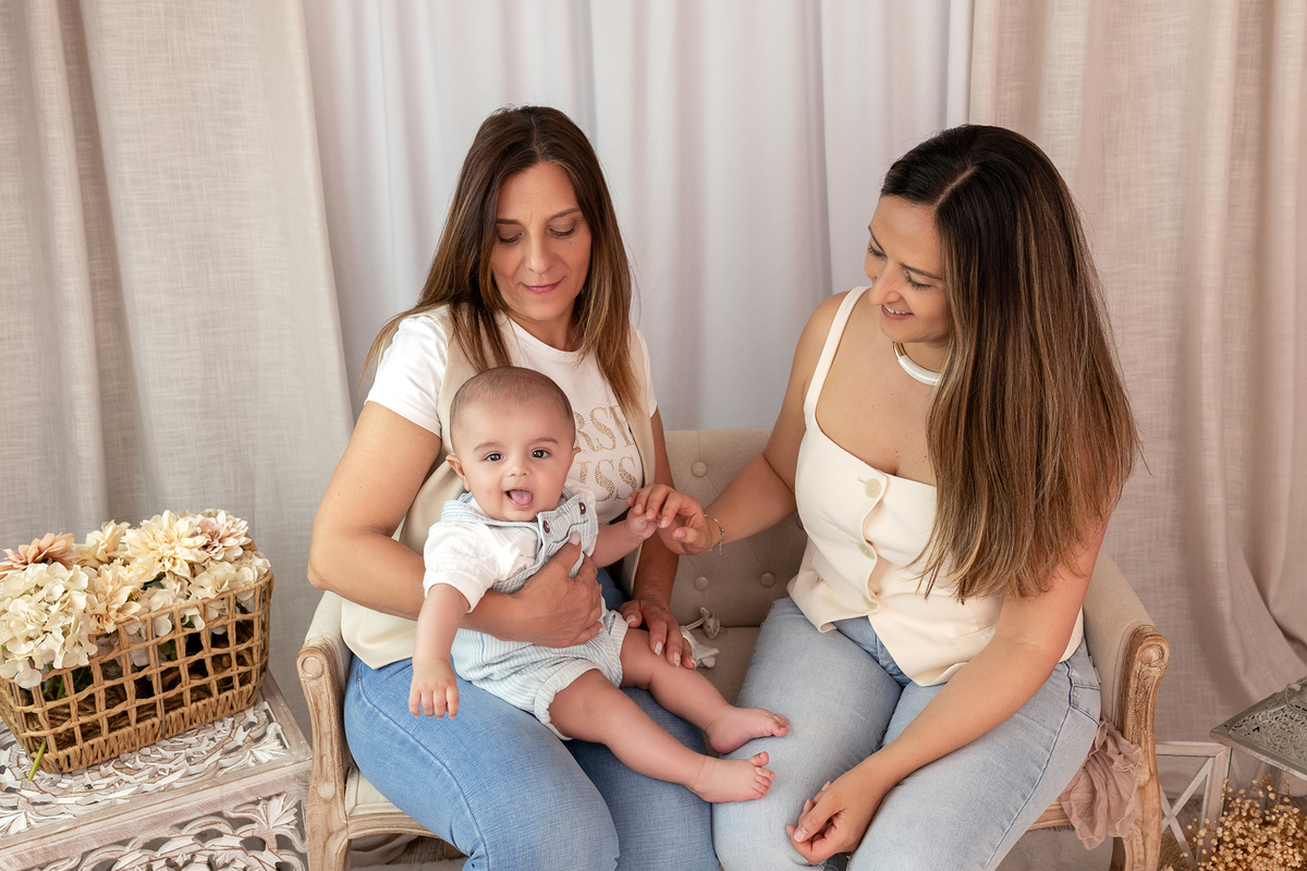 acompanhamento_mensal_fotografia_infantil_fotografia_bebe_ensaio_infantil_crescimento_bebe_primeiro_ano_estudio_fotografico_luz_estudio_maternidade_memorias_familia_criancas_felizes_espontaneidade_momentos_unicos_amor_familia