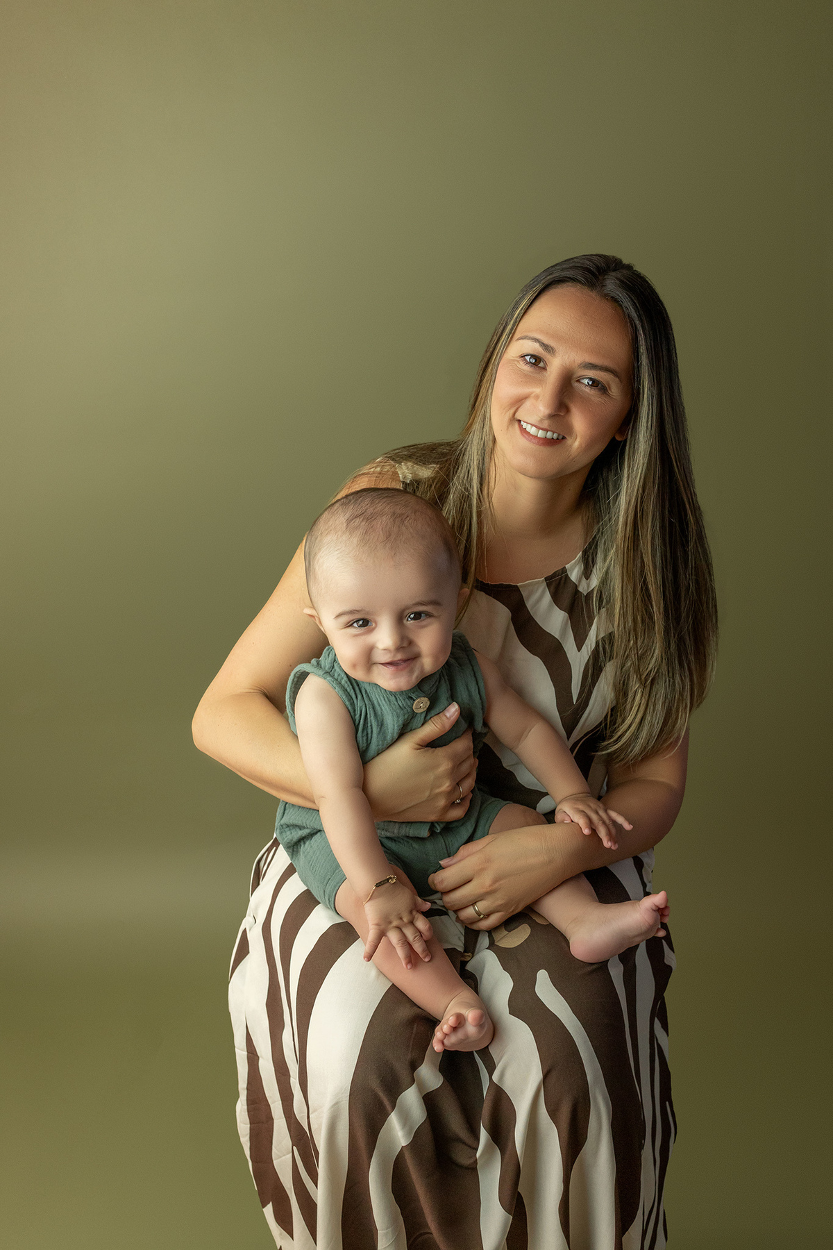 acompanhamento_mensal_fotografia_infantil_fotografia_bebe_ensaio_infantil_crescimento_bebe_primeiro_ano_estudio_fotografico_luz_estudio_maternidade_memorias_familia_criancas_felizes_espontaneidade_momentos_unicos_amor_familia