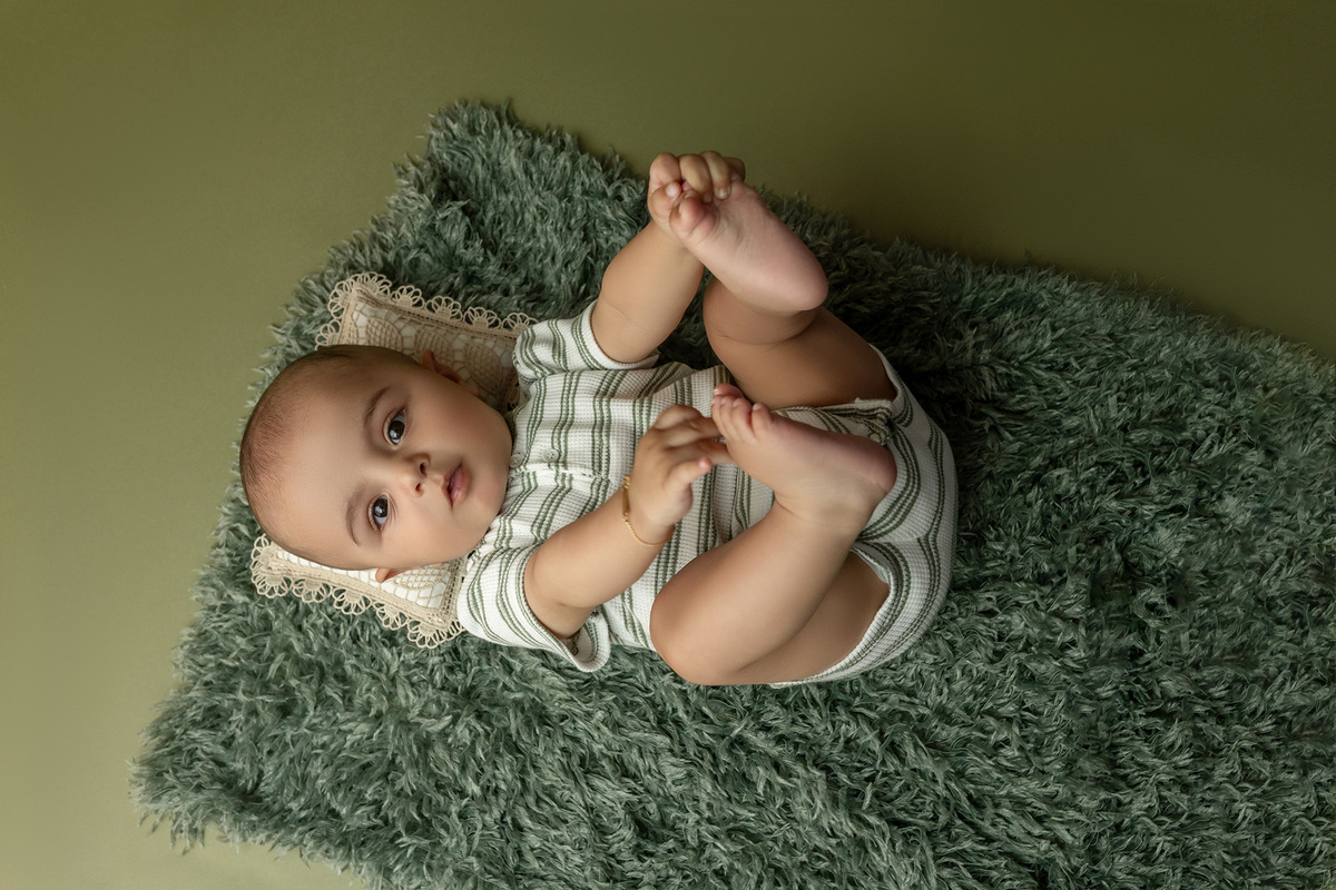 acompanhamento_mensal_fotografia_infantil_fotografia_bebe_ensaio_infantil_crescimento_bebe_primeiro_ano_estudio_fotografico_luz_estudio_maternidade_memorias_familia_criancas_felizes_espontaneidade_momentos_unicos_amor_familia