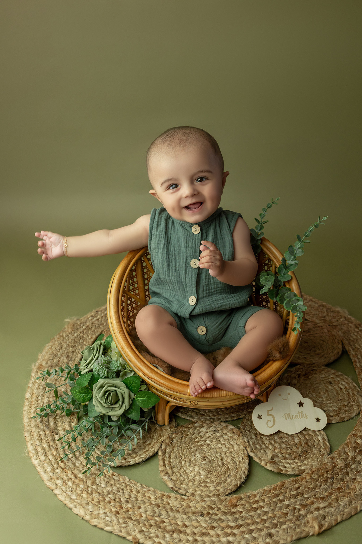 acompanhamento_mensal_fotografia_infantil_fotografia_bebe_ensaio_infantil_crescimento_bebe_primeiro_ano_estudio_fotografico_luz_estudio_maternidade_memorias_familia_criancas_felizes_espontaneidade_momentos_unicos_amor_familia