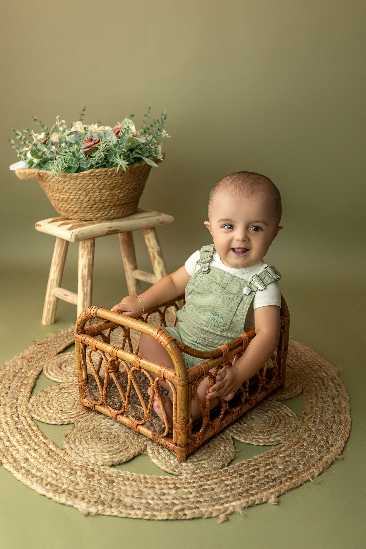 acompanhamento_mensal_fotografia_infantil_fotografia_bebe_ensaio_infantil_crescimento_bebe_primeiro_ano_estudio_fotografico_luz_estudio_maternidade_memorias_familia_criancas_felizes_espontaneidade_momentos_unicos_amor_familia