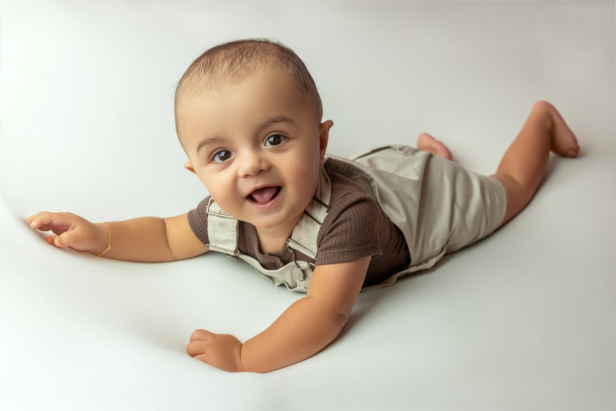 acompanhamento_mensal_fotografia_infantil_fotografia_bebe_ensaio_infantil_crescimento_bebe_primeiro_ano_estudio_fotografico_luz_estudio_maternidade_memorias_familia_criancas_felizes_espontaneidade_momentos_unicos_amor_familia