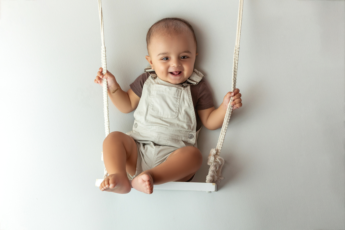 acompanhamento_mensal_fotografia_infantil_fotografia_bebe_ensaio_infantil_crescimento_bebe_primeiro_ano_estudio_fotografico_luz_estudio_maternidade_memorias_familia_criancas_felizes_espontaneidade_momentos_unicos_amor_familia