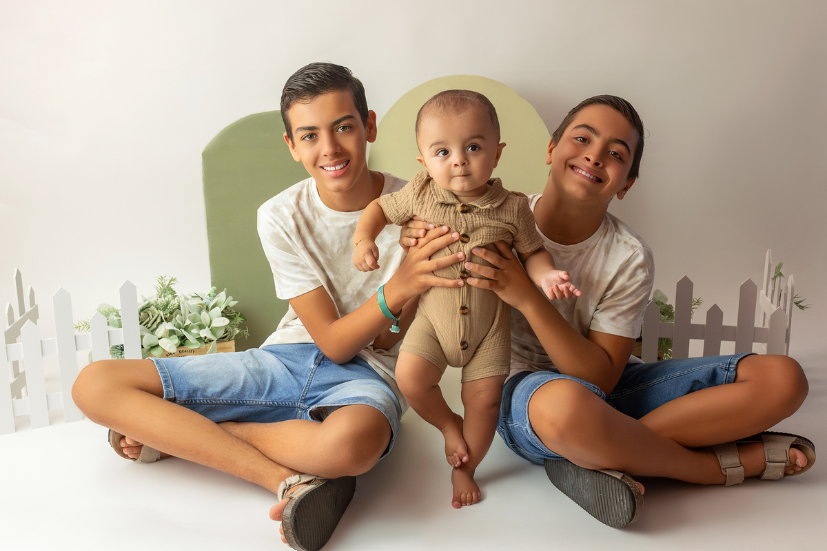 acompanhamento_mensal_fotografia_infantil_fotografia_bebe_ensaio_infantil_crescimento_bebe_primeiro_ano_estudio_fotografico_luz_estudio_maternidade_memorias_familia_criancas_felizes_espontaneidade_momentos_unicos_amor_familia