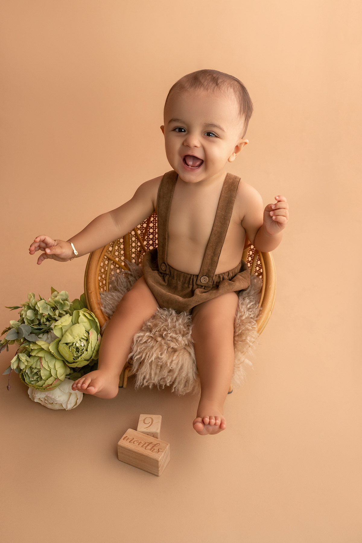 acompanhamento_mensal_fotografia_infantil_fotografia_bebe_ensaio_infantil_crescimento_bebe_primeiro_ano_estudio_fotografico_luz_estudio_maternidade_memorias_familia_criancas_felizes_espontaneidade_momentos_unicos_amor_familia