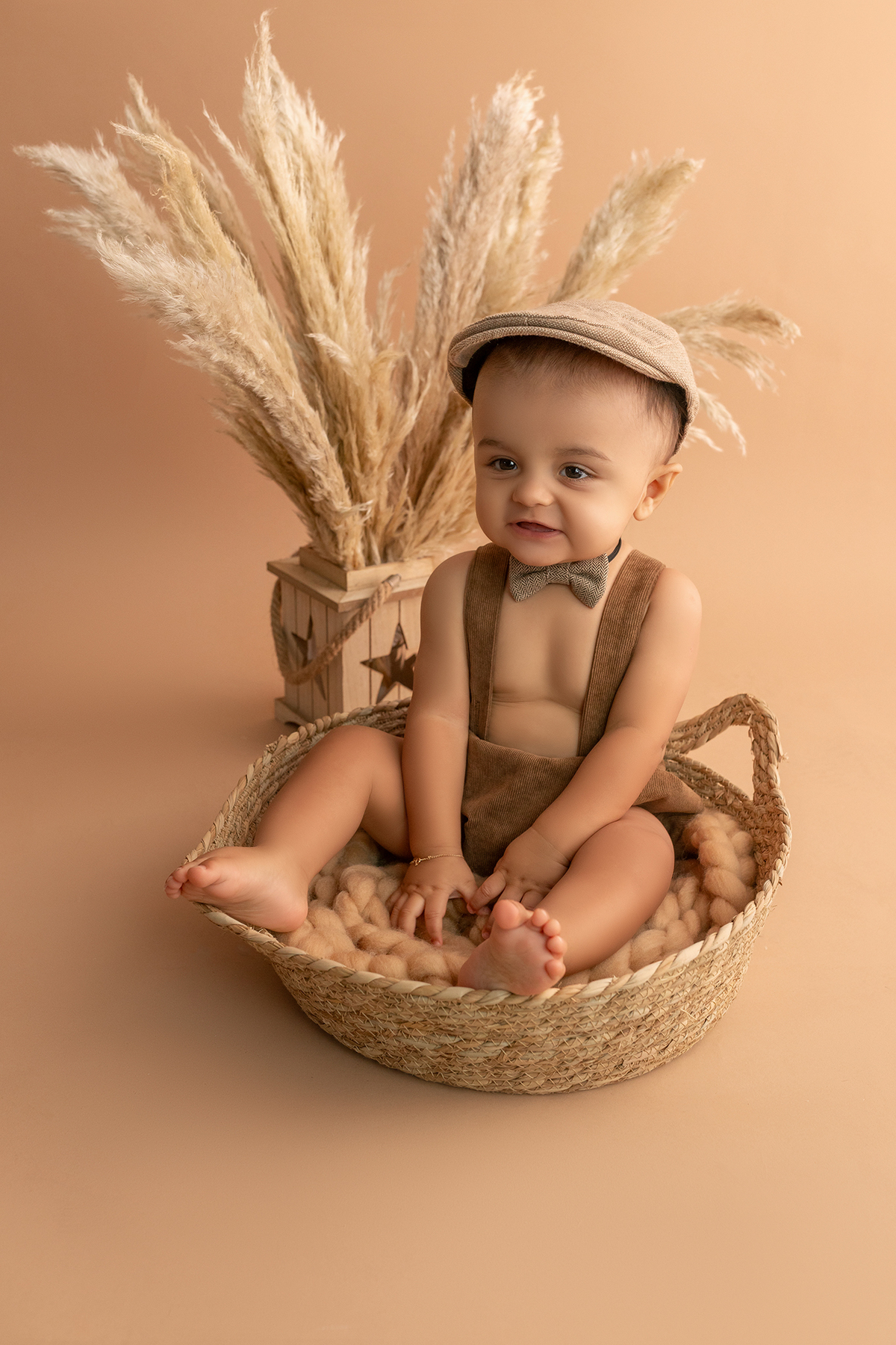 acompanhamento_mensal_fotografia_infantil_fotografia_bebe_ensaio_infantil_crescimento_bebe_primeiro_ano_estudio_fotografico_luz_estudio_maternidade_memorias_familia_criancas_felizes_espontaneidade_momentos_unicos_amor_familia