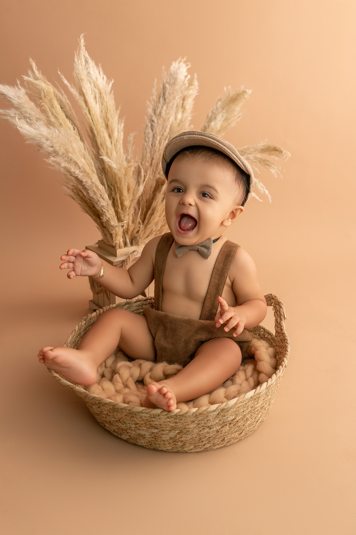 acompanhamento_mensal_fotografia_infantil_fotografia_bebe_ensaio_infantil_crescimento_bebe_primeiro_ano_estudio_fotografico_luz_estudio_maternidade_memorias_familia_criancas_felizes_espontaneidade_momentos_unicos_amor_familia