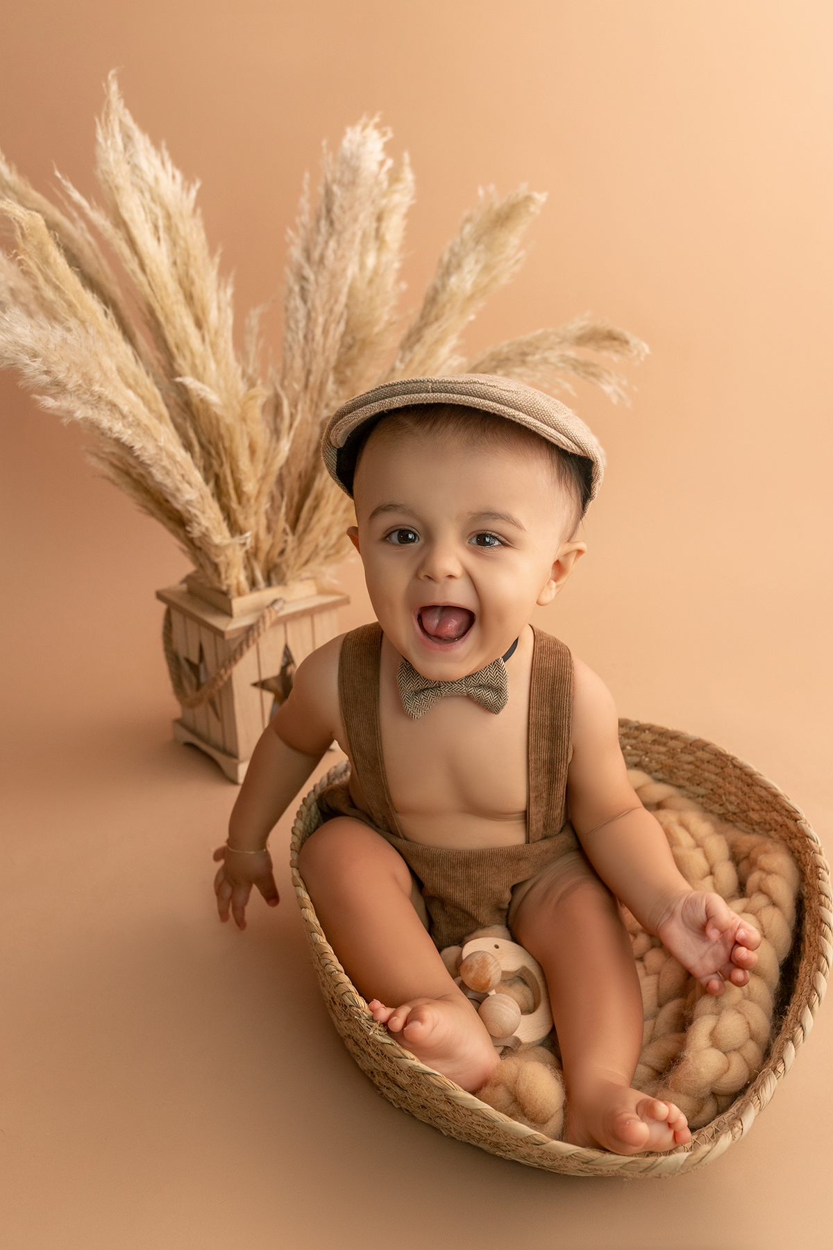 acompanhamento_mensal_fotografia_infantil_fotografia_bebe_ensaio_infantil_crescimento_bebe_primeiro_ano_estudio_fotografico_luz_estudio_maternidade_memorias_familia_criancas_felizes_espontaneidade_momentos_unicos_amor_familia