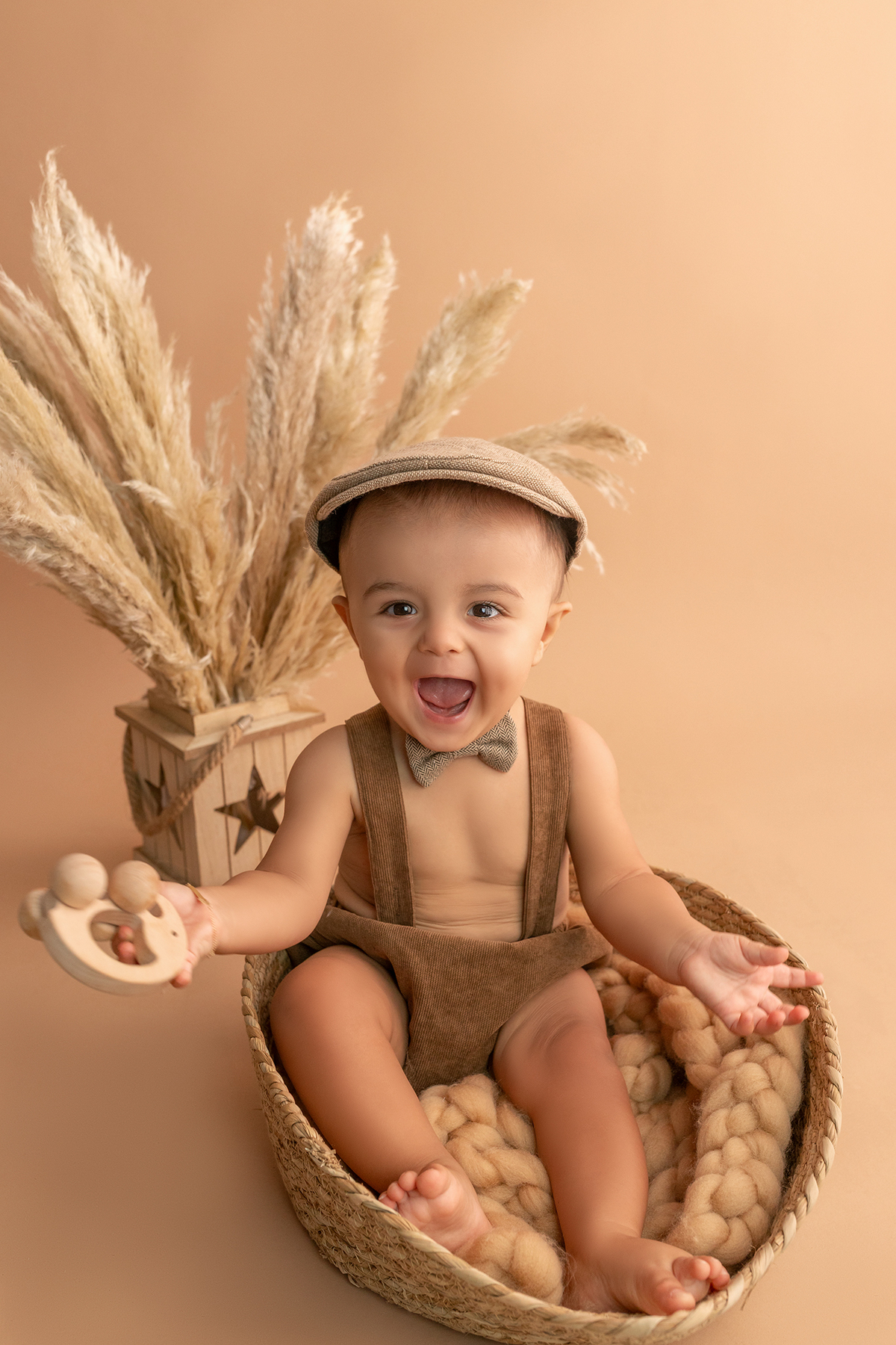 acompanhamento_mensal_fotografia_infantil_fotografia_bebe_ensaio_infantil_crescimento_bebe_primeiro_ano_estudio_fotografico_luz_estudio_maternidade_memorias_familia_criancas_felizes_espontaneidade_momentos_unicos_amor_familia