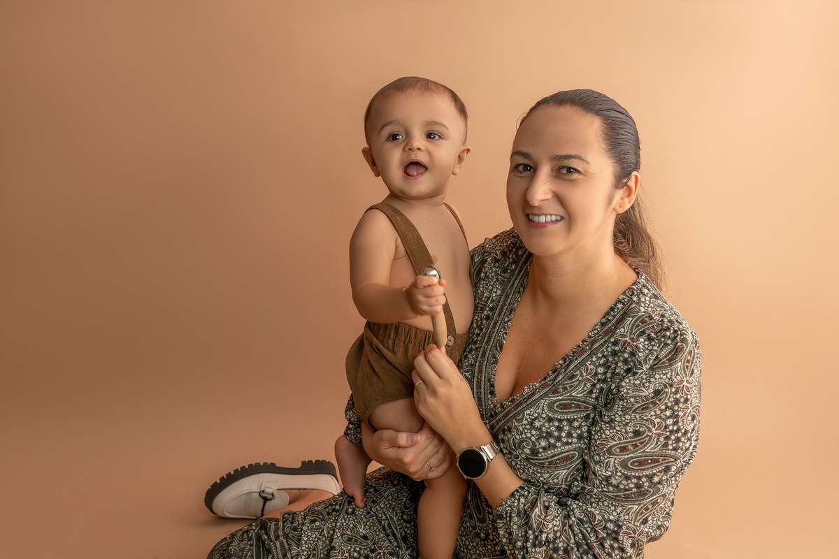 acompanhamento_mensal_fotografia_infantil_fotografia_bebe_ensaio_infantil_crescimento_bebe_primeiro_ano_estudio_fotografico_luz_estudio_maternidade_memorias_familia_criancas_felizes_espontaneidade_momentos_unicos_amor_familia