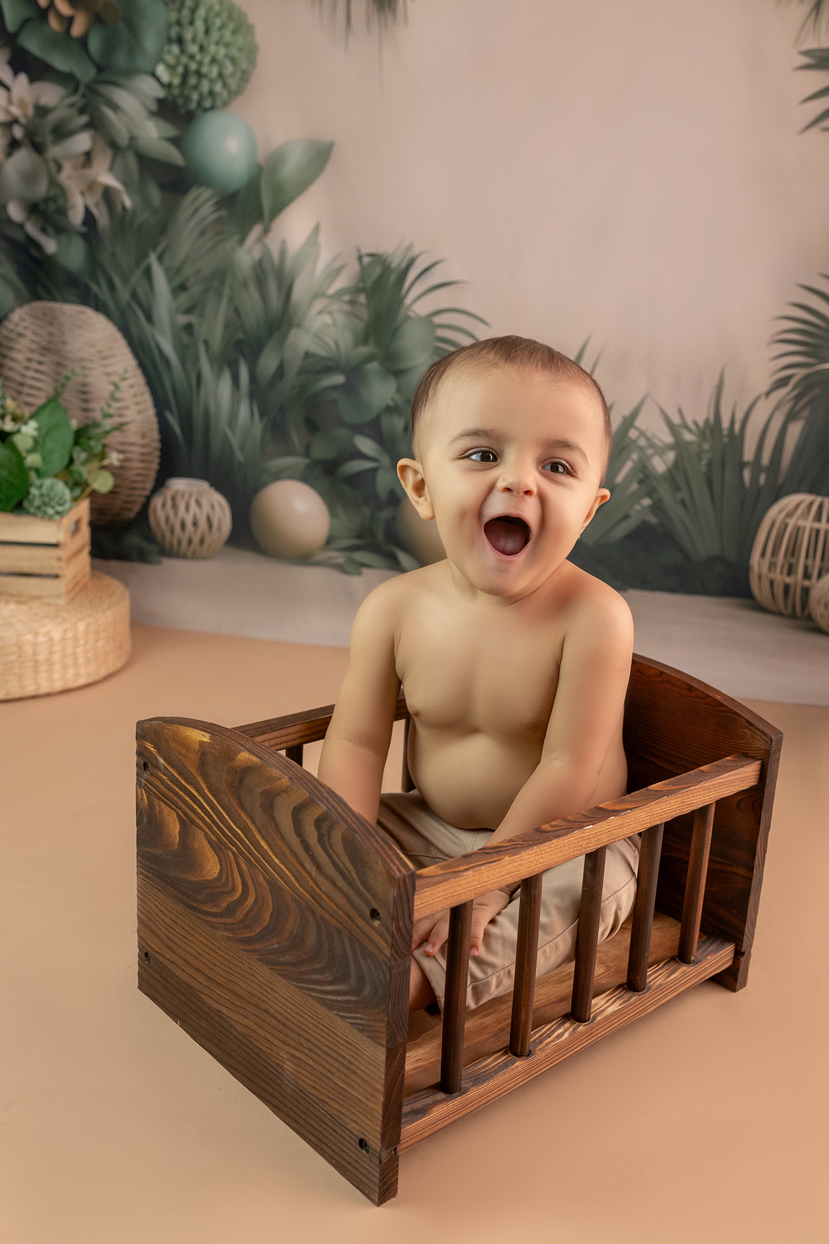 acompanhamento_mensal_fotografia_infantil_fotografia_bebe_ensaio_infantil_crescimento_bebe_primeiro_ano_estudio_fotografico_luz_estudio_maternidade_memorias_familia_criancas_felizes_espontaneidade_momentos_unicos_amor_familia