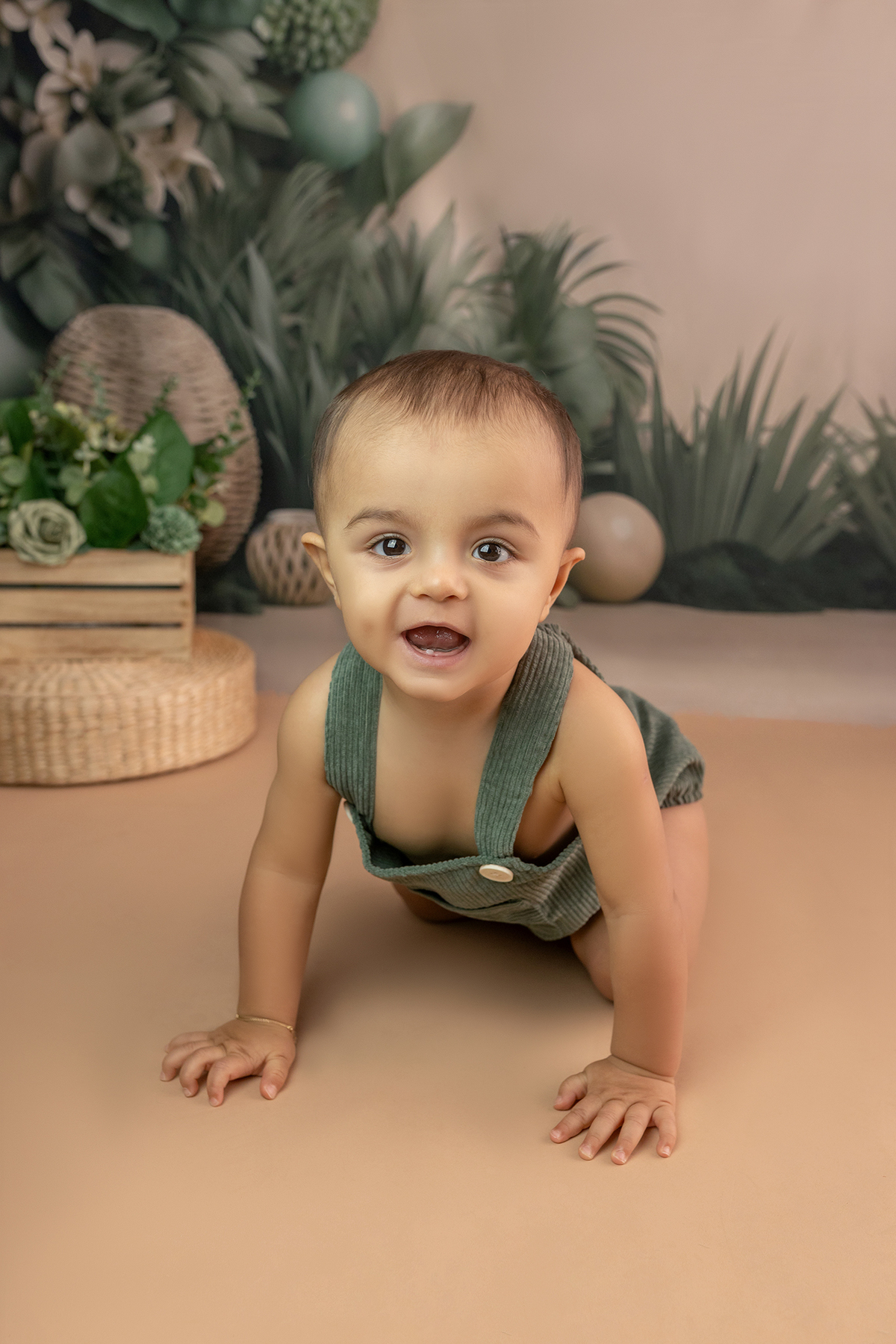 acompanhamento_mensal_fotografia_infantil_fotografia_bebe_ensaio_infantil_crescimento_bebe_primeiro_ano_estudio_fotografico_luz_estudio_maternidade_memorias_familia_criancas_felizes_espontaneidade_momentos_unicos_amor_familia