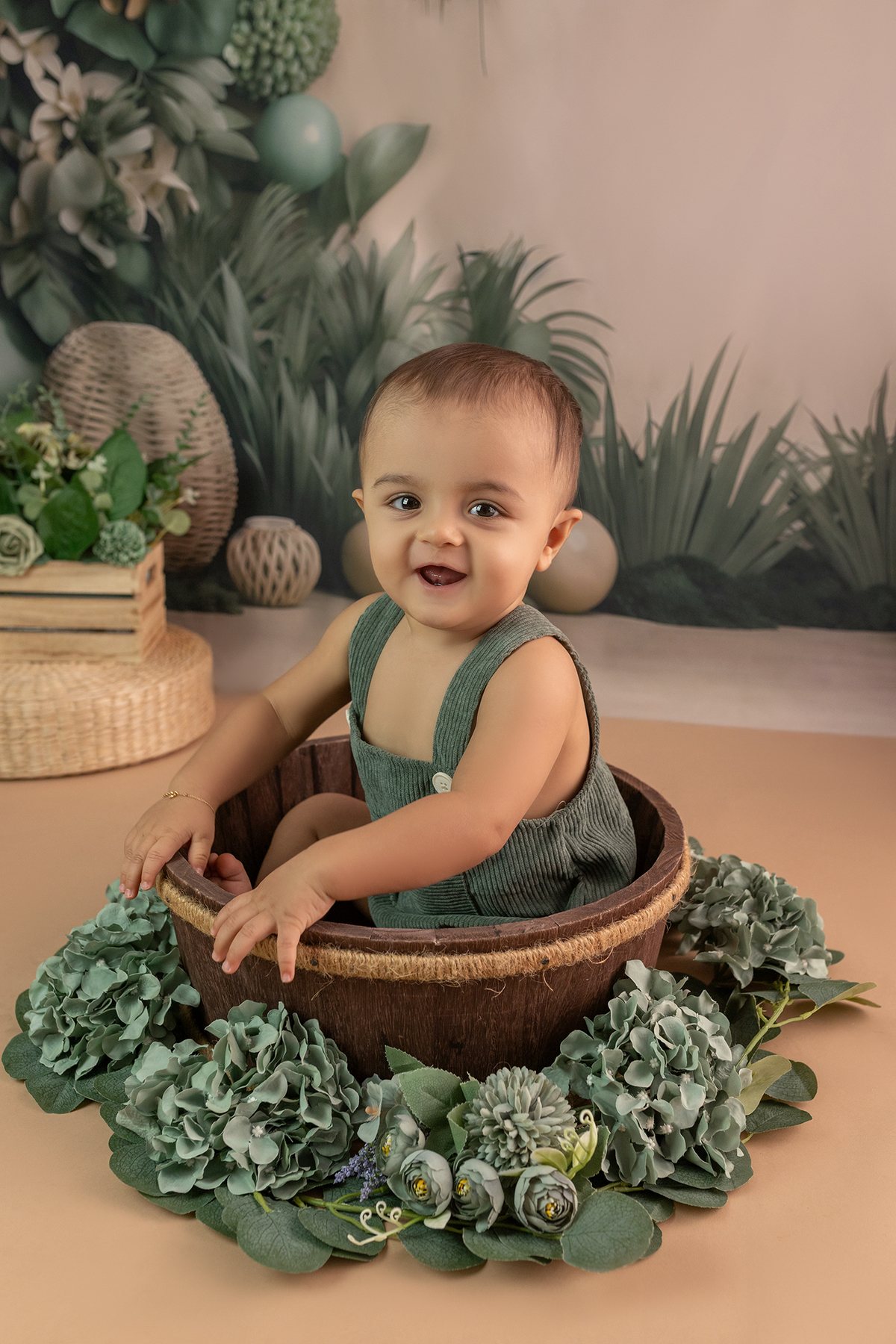 acompanhamento_mensal_fotografia_infantil_fotografia_bebe_ensaio_infantil_crescimento_bebe_primeiro_ano_estudio_fotografico_luz_estudio_maternidade_memorias_familia_criancas_felizes_espontaneidade_momentos_unicos_amor_familia