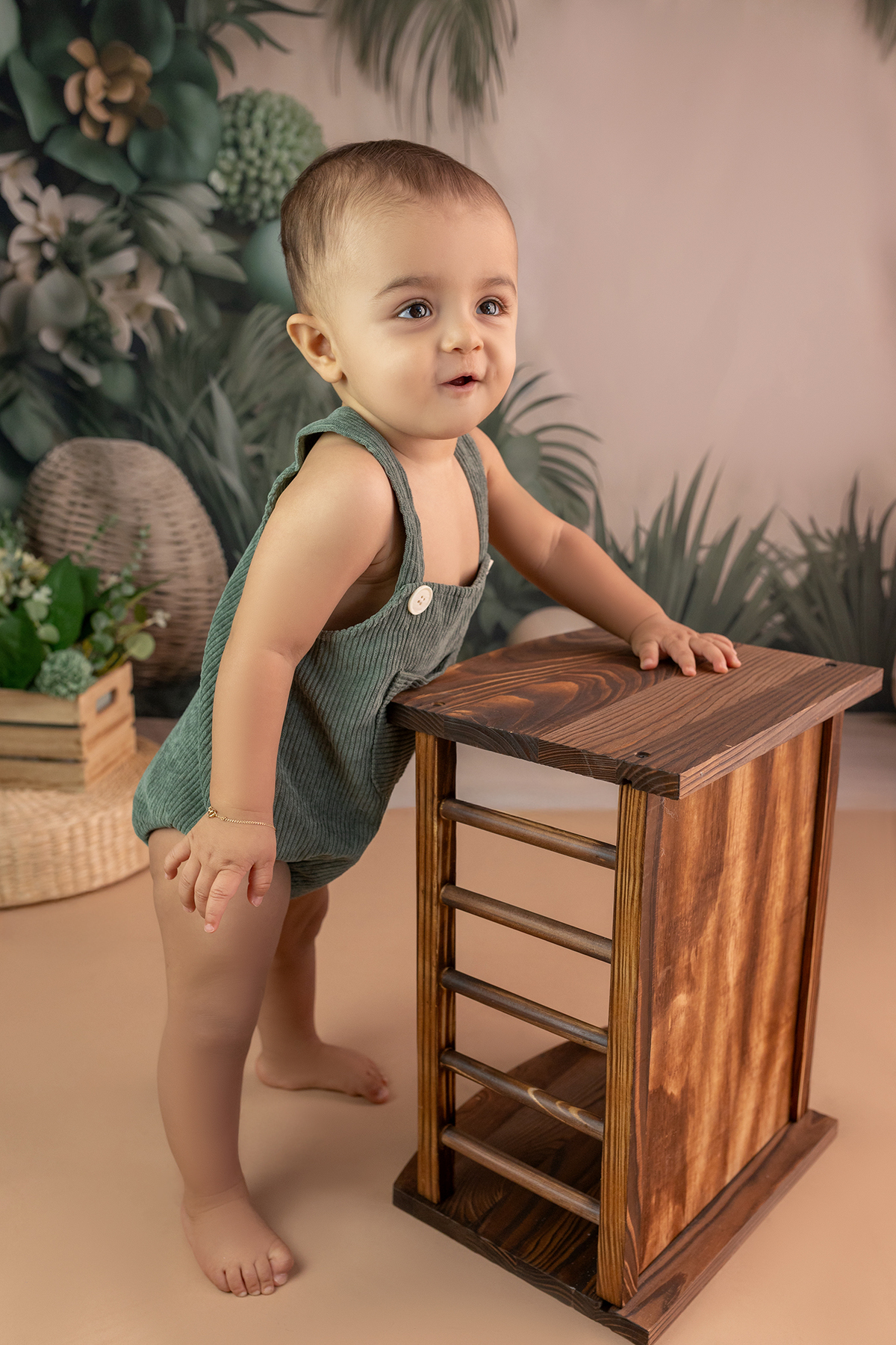 acompanhamento_mensal_fotografia_infantil_fotografia_bebe_ensaio_infantil_crescimento_bebe_primeiro_ano_estudio_fotografico_luz_estudio_maternidade_memorias_familia_criancas_felizes_espontaneidade_momentos_unicos_amor_familia