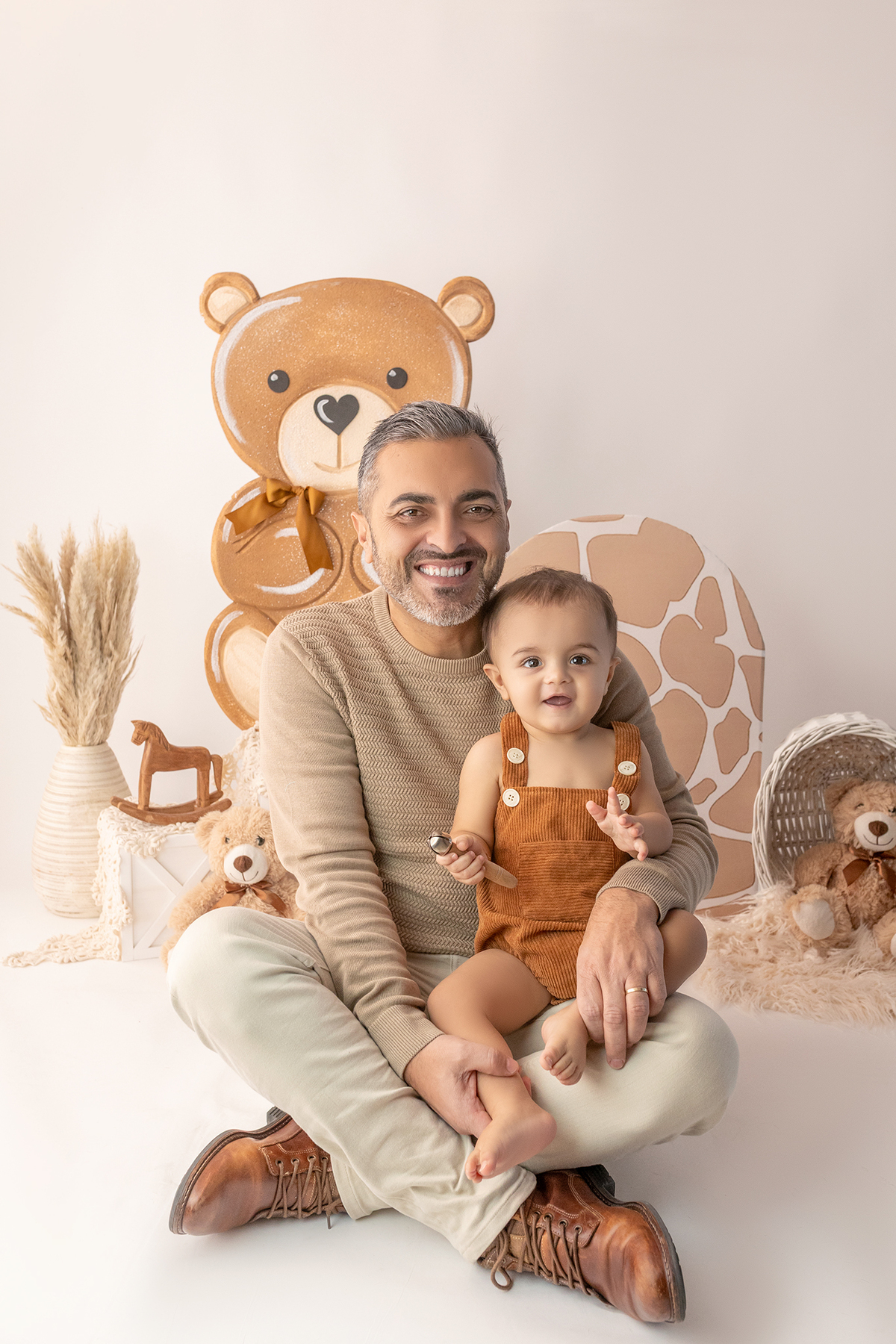 acompanhamento_mensal_fotografia_infantil_fotografia_bebe_ensaio_infantil_crescimento_bebe_primeiro_ano_estudio_fotografico_luz_estudio_maternidade_memorias_familia_criancas_felizes_espontaneidade_momentos_unicos_amor_familia