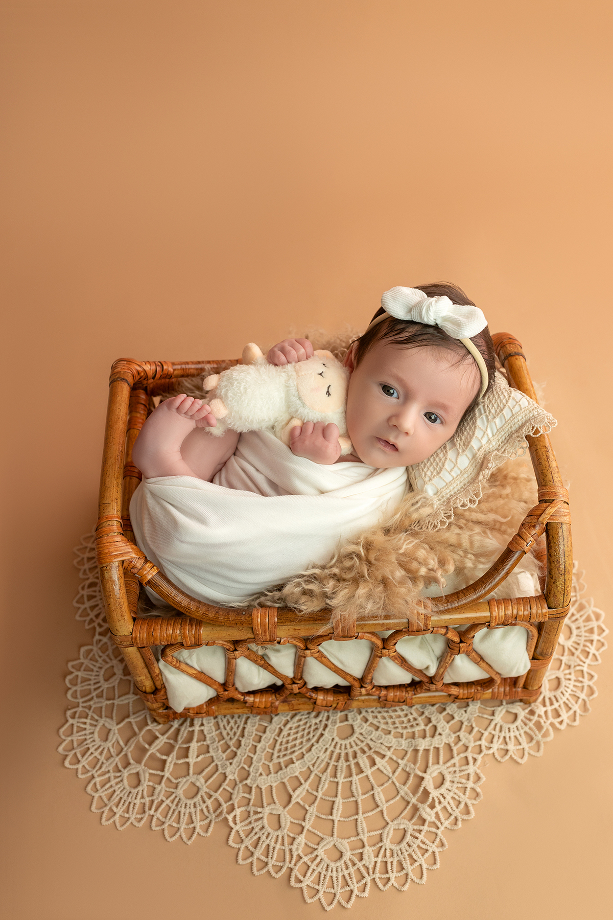 acompanhamento_mensal_fotografia_infantil_fotografia_bebe_ensaio_infantil_crescimento_bebe_primeiro_ano_estudio_fotografico_luz_estudio_maternidade_memorias_familia_criancas_felizes_espontaneidade_momentos_unicos_amor_familia