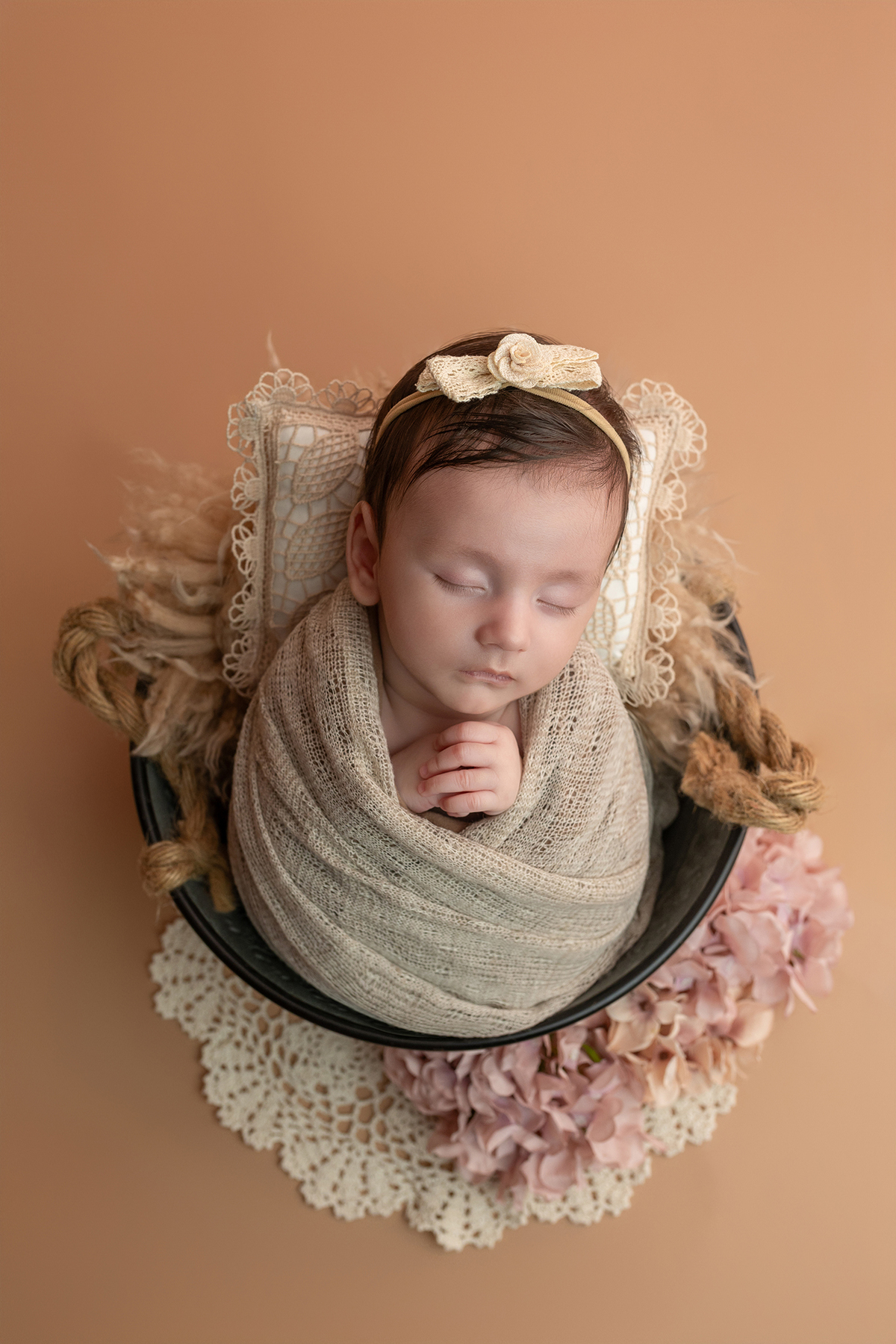 acompanhamento_mensal_fotografia_infantil_fotografia_bebe_ensaio_infantil_crescimento_bebe_primeiro_ano_estudio_fotografico_luz_estudio_maternidade_memorias_familia_criancas_felizes_espontaneidade_momentos_unicos_amor_familia