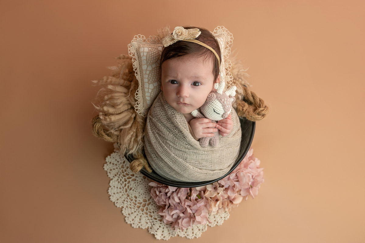 acompanhamento_mensal_fotografia_infantil_fotografia_bebe_ensaio_infantil_crescimento_bebe_primeiro_ano_estudio_fotografico_luz_estudio_maternidade_memorias_familia_criancas_felizes_espontaneidade_momentos_unicos_amor_familia