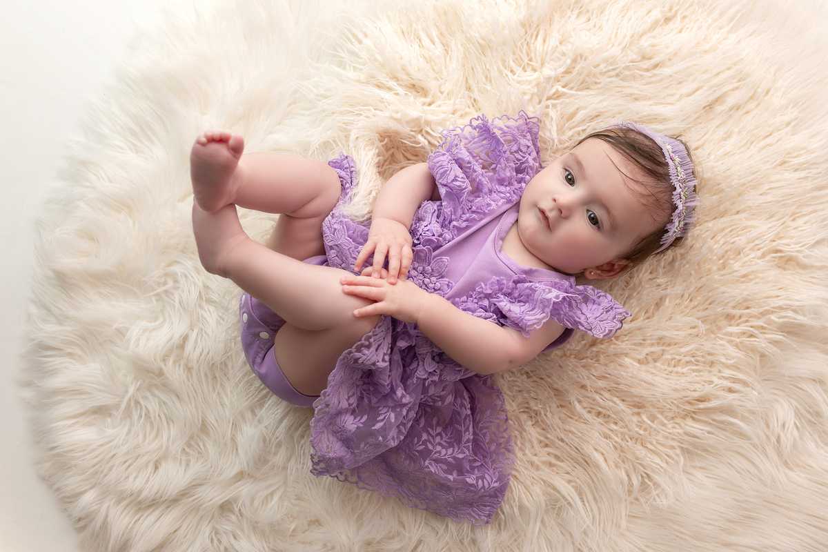 acompanhamento_mensal_fotografia_infantil_fotografia_bebe_ensaio_infantil_crescimento_bebe_primeiro_ano_estudio_fotografico_luz_estudio_maternidade_memorias_familia_criancas_felizes_espontaneidade_momentos_unicos_amor_familia