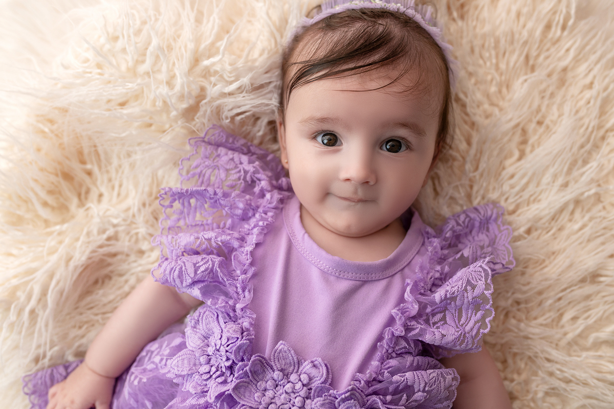 acompanhamento_mensal_fotografia_infantil_fotografia_bebe_ensaio_infantil_crescimento_bebe_primeiro_ano_estudio_fotografico_luz_estudio_maternidade_memorias_familia_criancas_felizes_espontaneidade_momentos_unicos_amor_familia