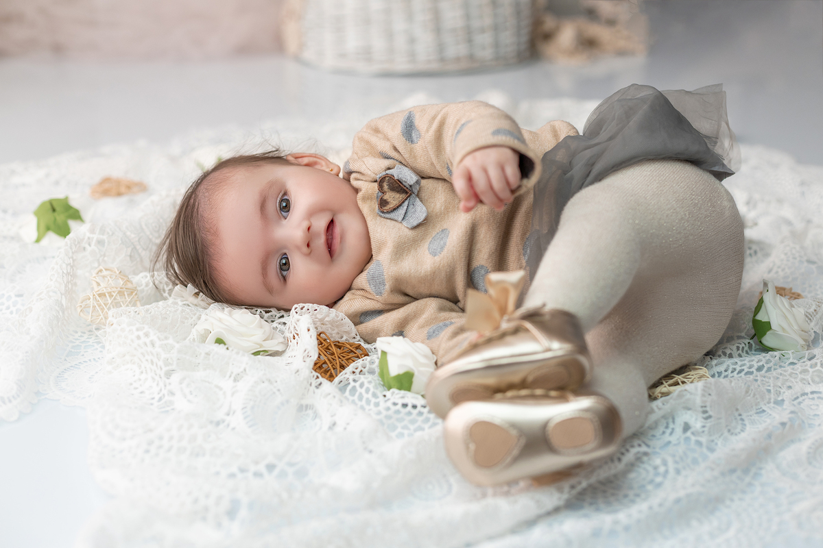 acompanhamento_mensal_fotografia_infantil_fotografia_bebe_ensaio_infantil_crescimento_bebe_primeiro_ano_estudio_fotografico_luz_estudio_maternidade_memorias_familia_criancas_felizes_espontaneidade_momentos_unicos_amor_familia