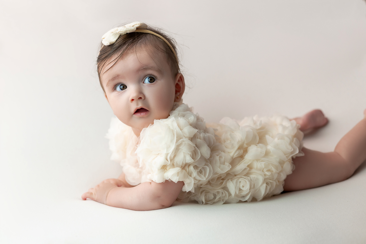 acompanhamento_mensal_fotografia_infantil_fotografia_bebe_ensaio_infantil_crescimento_bebe_primeiro_ano_estudio_fotografico_luz_estudio_maternidade_memorias_familia_criancas_felizes_espontaneidade_momentos_unicos_amor_familia