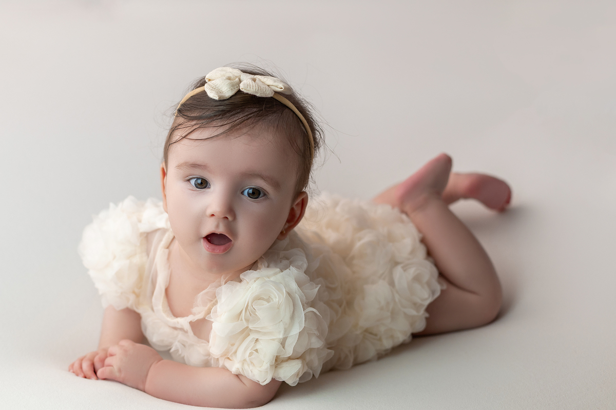acompanhamento_mensal_fotografia_infantil_fotografia_bebe_ensaio_infantil_crescimento_bebe_primeiro_ano_estudio_fotografico_luz_estudio_maternidade_memorias_familia_criancas_felizes_espontaneidade_momentos_unicos_amor_familia