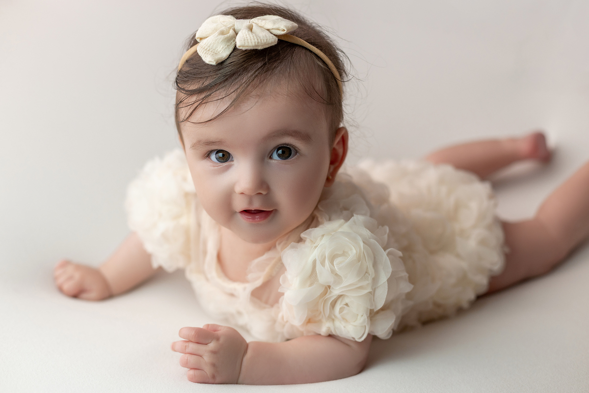 acompanhamento_mensal_fotografia_infantil_fotografia_bebe_ensaio_infantil_crescimento_bebe_primeiro_ano_estudio_fotografico_luz_estudio_maternidade_memorias_familia_criancas_felizes_espontaneidade_momentos_unicos_amor_familia