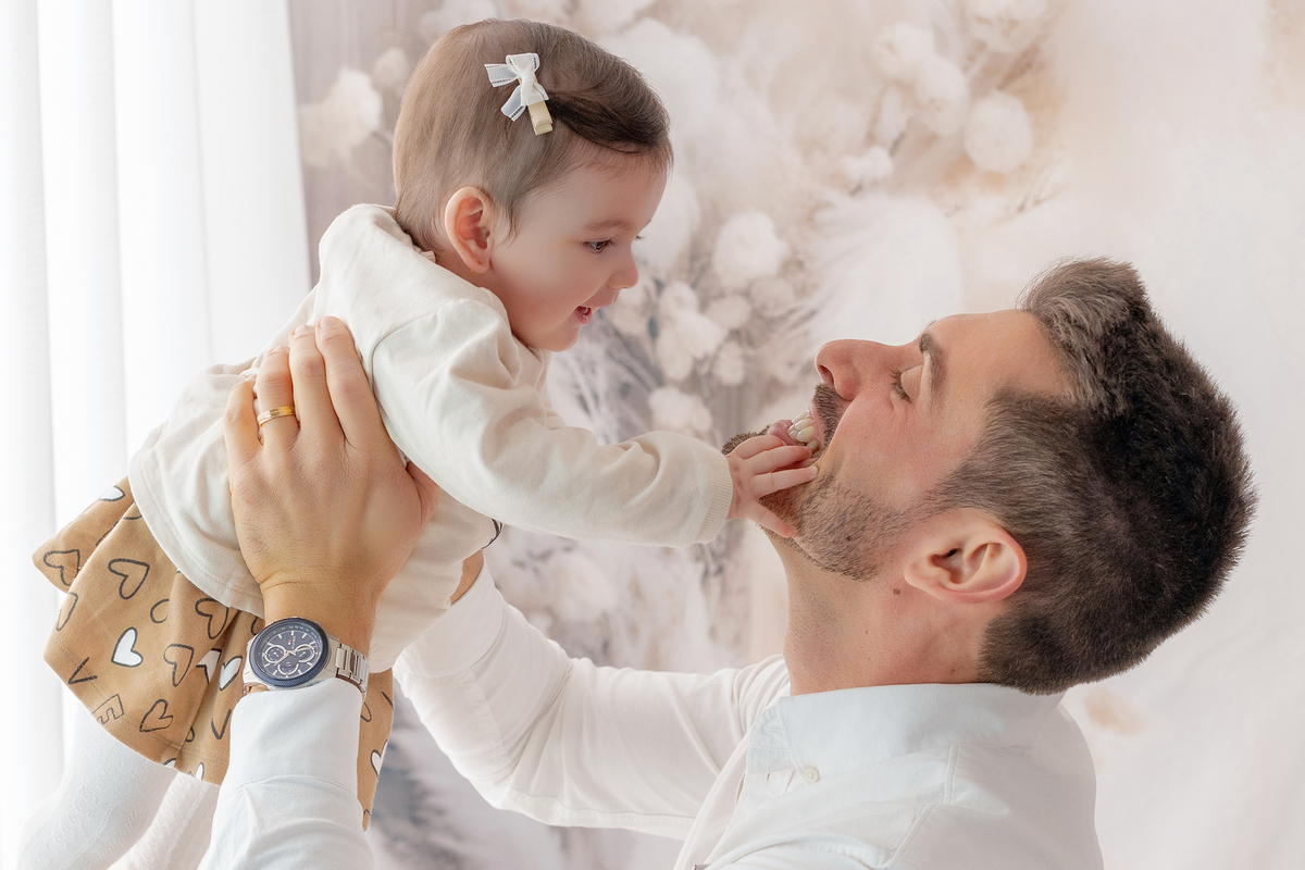 acompanhamento_mensal_fotografia_infantil_fotografia_bebe_ensaio_infantil_crescimento_bebe_primeiro_ano_estudio_fotografico_luz_estudio_maternidade_memorias_familia_criancas_felizes_espontaneidade_momentos_unicos_amor_familia