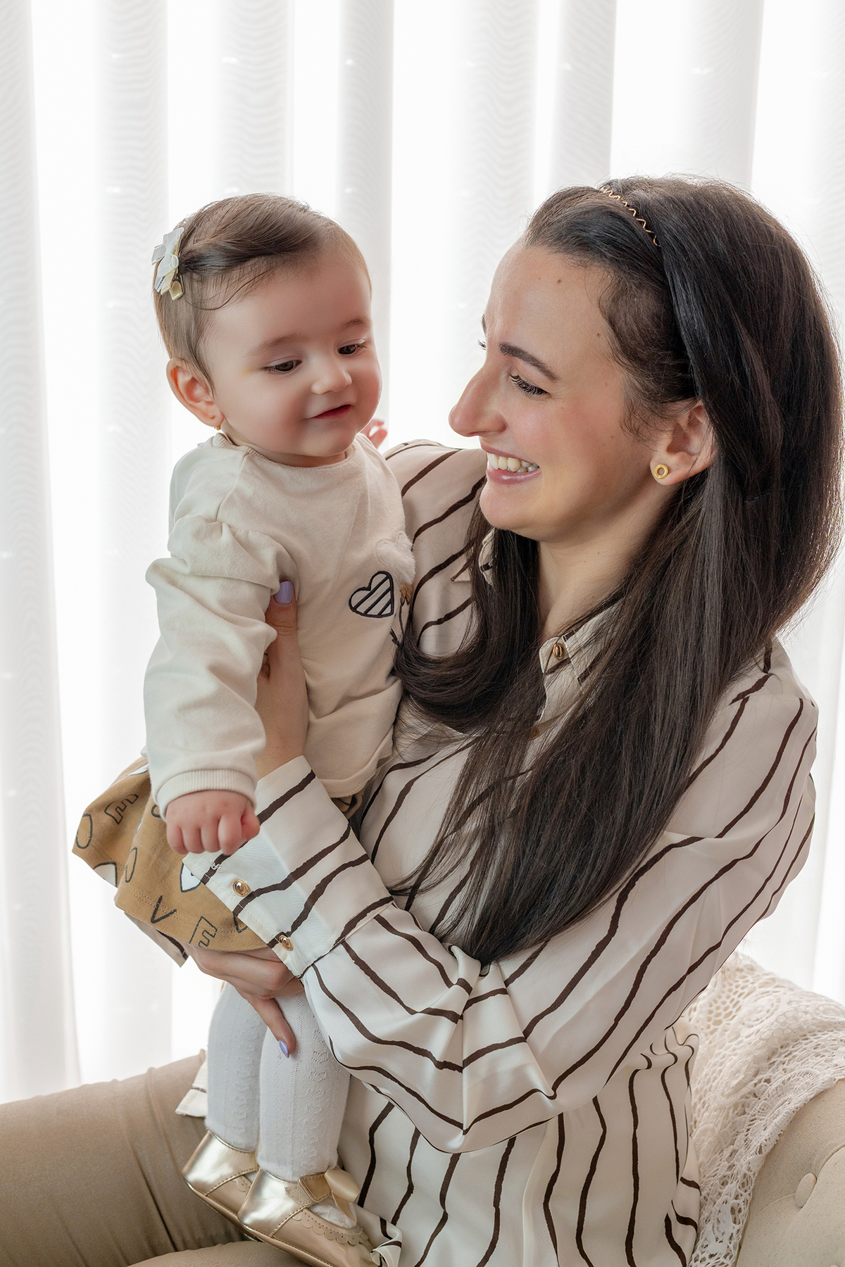acompanhamento_mensal_fotografia_infantil_fotografia_bebe_ensaio_infantil_crescimento_bebe_primeiro_ano_estudio_fotografico_luz_estudio_maternidade_memorias_familia_criancas_felizes_espontaneidade_momentos_unicos_amor_familia