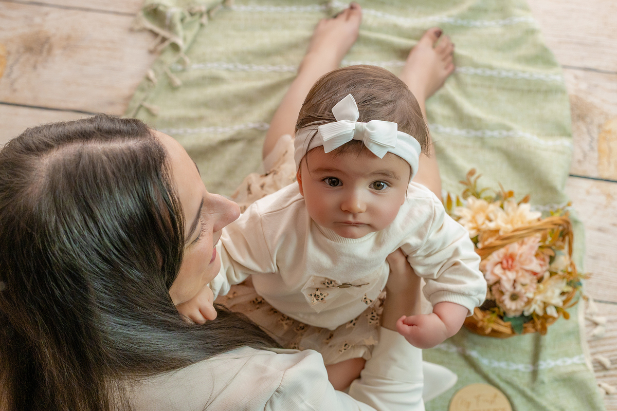 acompanhamento_mensal_fotografia_infantil_fotografia_bebe_ensaio_infantil_crescimento_bebe_primeiro_ano_estudio_fotografico_luz_estudio_maternidade_memorias_familia_criancas_felizes_espontaneidade_momentos_unicos_amor_familia