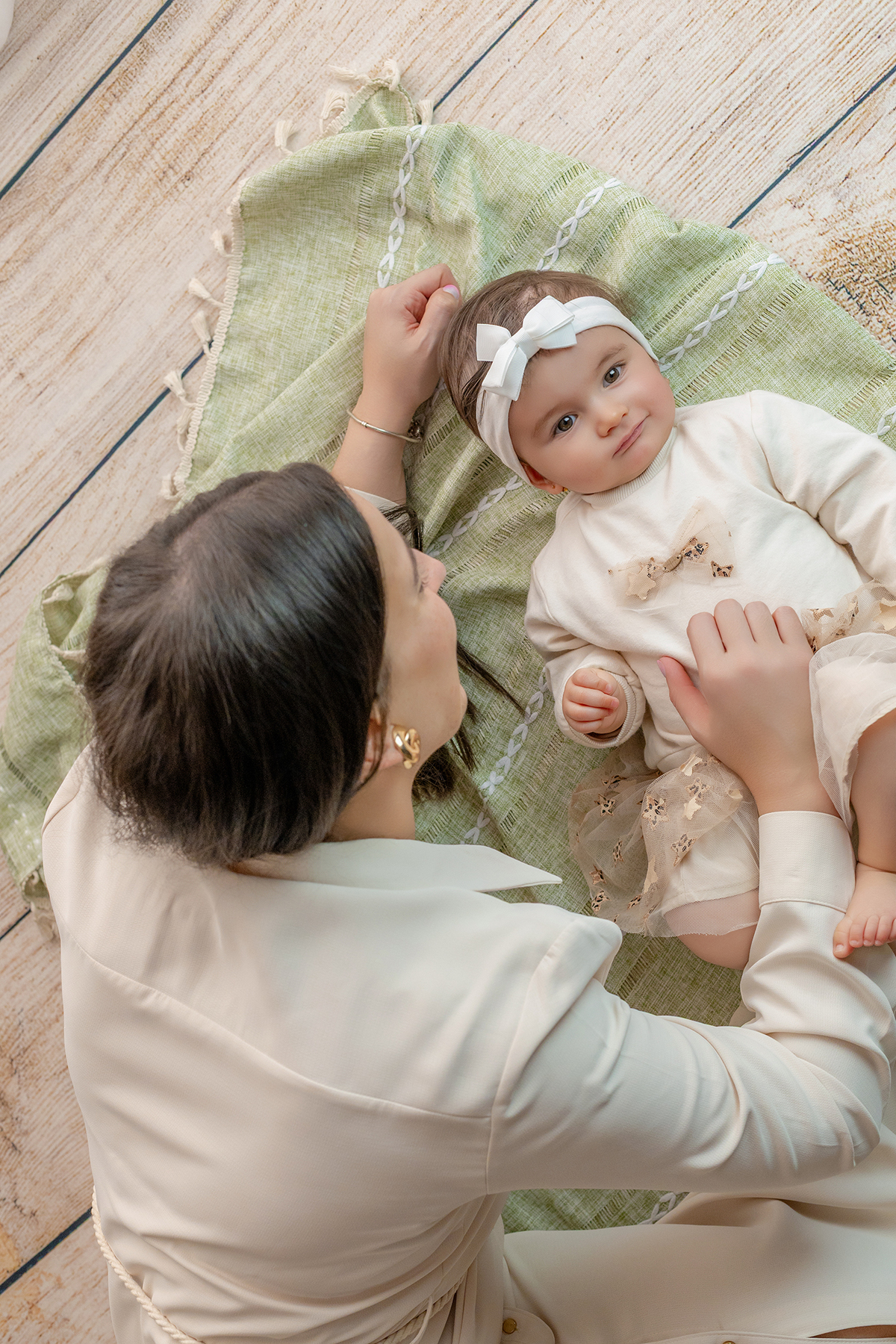 acompanhamento_mensal_fotografia_infantil_fotografia_bebe_ensaio_infantil_crescimento_bebe_primeiro_ano_estudio_fotografico_luz_estudio_maternidade_memorias_familia_criancas_felizes_espontaneidade_momentos_unicos_amor_familia