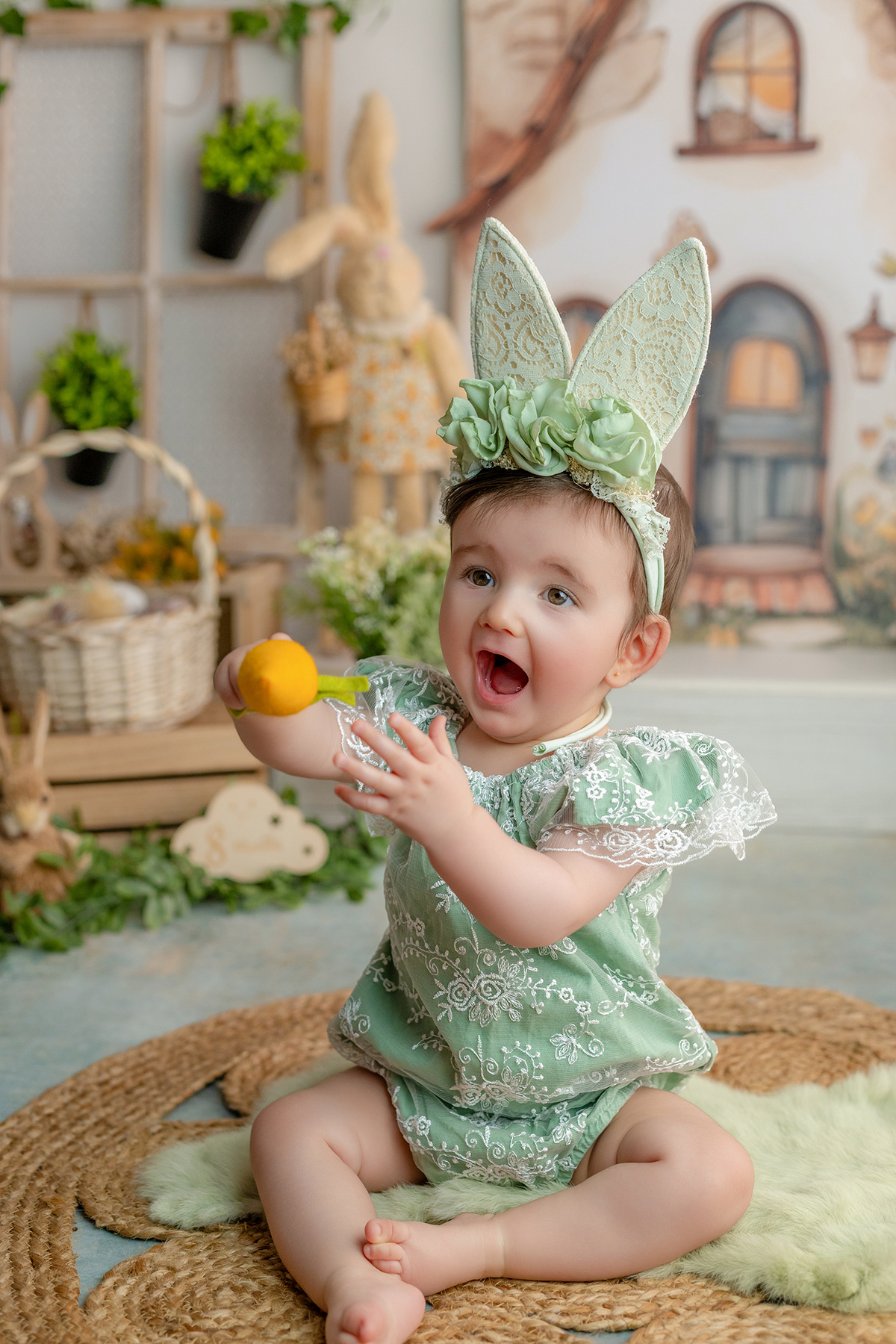 acompanhamento_mensal_fotografia_infantil_fotografia_bebe_ensaio_infantil_crescimento_bebe_primeiro_ano_estudio_fotografico_luz_estudio_maternidade_memorias_familia_criancas_felizes_espontaneidade_momentos_unicos_amor_familia