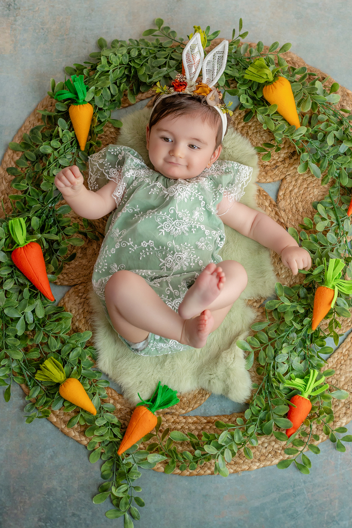 acompanhamento_mensal_fotografia_infantil_fotografia_bebe_ensaio_infantil_crescimento_bebe_primeiro_ano_estudio_fotografico_luz_estudio_maternidade_memorias_familia_criancas_felizes_espontaneidade_momentos_unicos_amor_familia