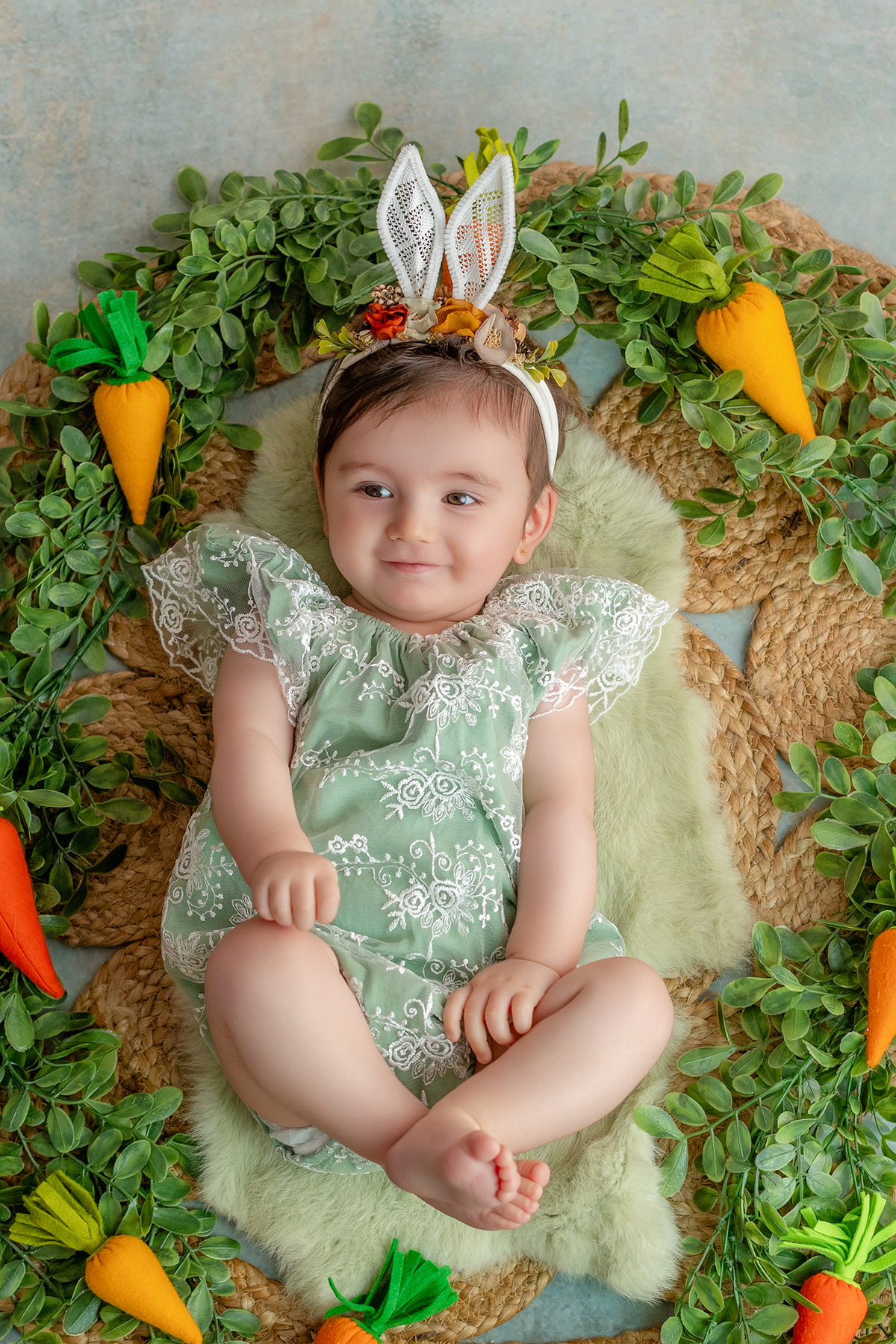 acompanhamento_mensal_fotografia_infantil_fotografia_bebe_ensaio_infantil_crescimento_bebe_primeiro_ano_estudio_fotografico_luz_estudio_maternidade_memorias_familia_criancas_felizes_espontaneidade_momentos_unicos_amor_familia