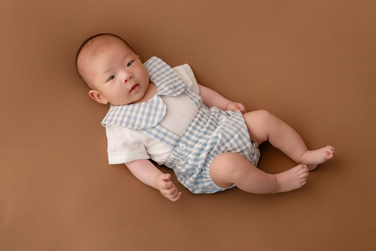 acompanhamento_mensal_fotografia_infantil_fotografia_bebe_ensaio_infantil_crescimento_bebe_primeiro_ano_estudio_fotografico_luz_estudio_maternidade_memorias_familia_criancas_felizes_espontaneidade_momentos_unicos_amor_familia