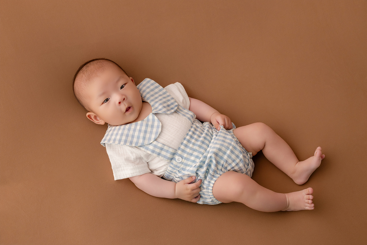 acompanhamento_mensal_fotografia_infantil_fotografia_bebe_ensaio_infantil_crescimento_bebe_primeiro_ano_estudio_fotografico_luz_estudio_maternidade_memorias_familia_criancas_felizes_espontaneidade_momentos_unicos_amor_familia