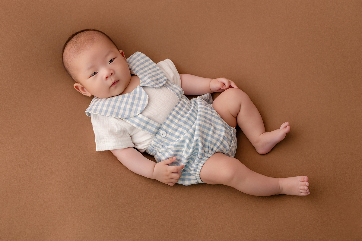 acompanhamento_mensal_fotografia_infantil_fotografia_bebe_ensaio_infantil_crescimento_bebe_primeiro_ano_estudio_fotografico_luz_estudio_maternidade_memorias_familia_criancas_felizes_espontaneidade_momentos_unicos_amor_familia