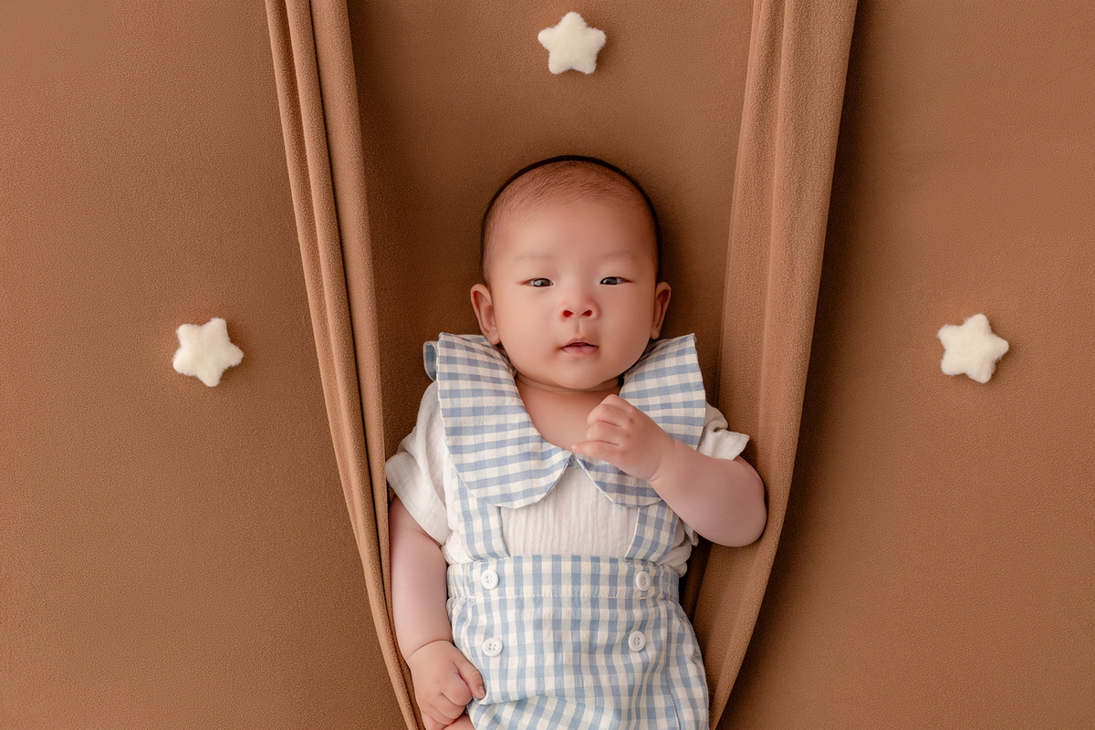 acompanhamento_mensal_fotografia_infantil_fotografia_bebe_ensaio_infantil_crescimento_bebe_primeiro_ano_estudio_fotografico_luz_estudio_maternidade_memorias_familia_criancas_felizes_espontaneidade_momentos_unicos_amor_familia