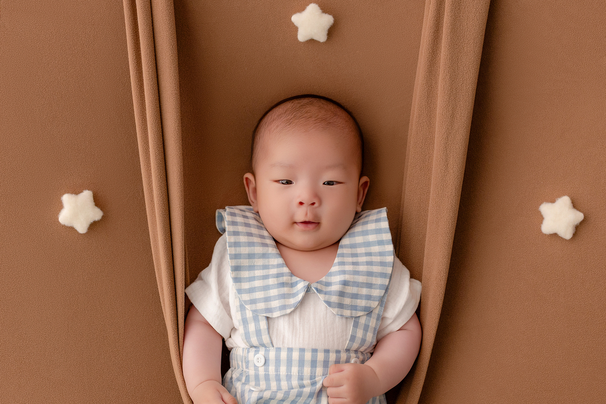 acompanhamento_mensal_fotografia_infantil_fotografia_bebe_ensaio_infantil_crescimento_bebe_primeiro_ano_estudio_fotografico_luz_estudio_maternidade_memorias_familia_criancas_felizes_espontaneidade_momentos_unicos_amor_familia