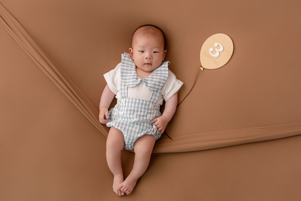 acompanhamento_mensal_fotografia_infantil_fotografia_bebe_ensaio_infantil_crescimento_bebe_primeiro_ano_estudio_fotografico_luz_estudio_maternidade_memorias_familia_criancas_felizes_espontaneidade_momentos_unicos_amor_familia