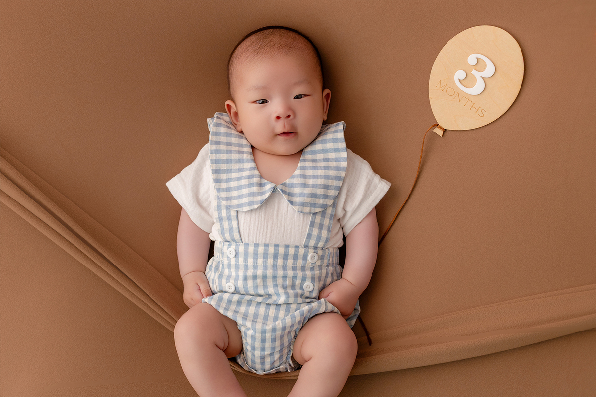 acompanhamento_mensal_fotografia_infantil_fotografia_bebe_ensaio_infantil_crescimento_bebe_primeiro_ano_estudio_fotografico_luz_estudio_maternidade_memorias_familia_criancas_felizes_espontaneidade_momentos_unicos_amor_familia