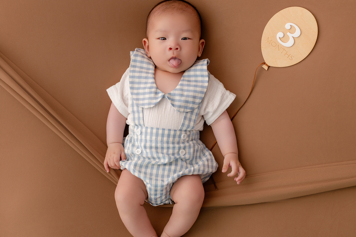 acompanhamento_mensal_fotografia_infantil_fotografia_bebe_ensaio_infantil_crescimento_bebe_primeiro_ano_estudio_fotografico_luz_estudio_maternidade_memorias_familia_criancas_felizes_espontaneidade_momentos_unicos_amor_familia