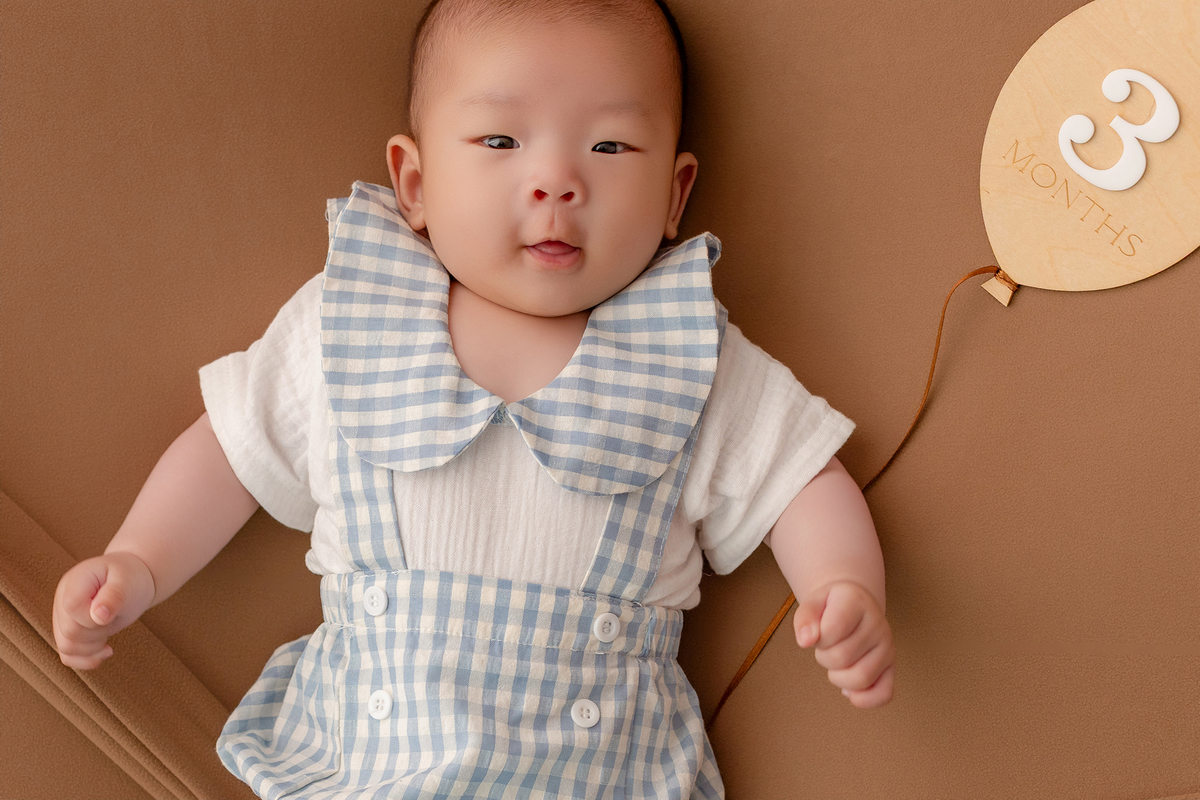 acompanhamento_mensal_fotografia_infantil_fotografia_bebe_ensaio_infantil_crescimento_bebe_primeiro_ano_estudio_fotografico_luz_estudio_maternidade_memorias_familia_criancas_felizes_espontaneidade_momentos_unicos_amor_familia
