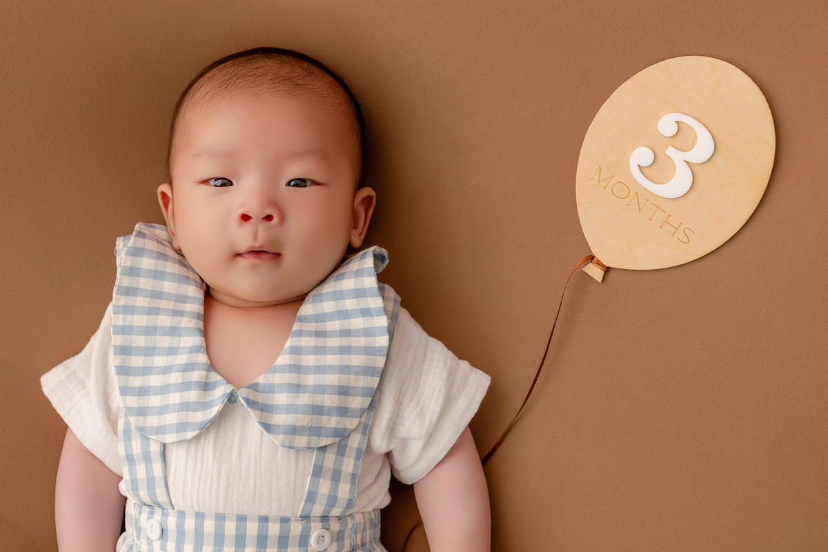 acompanhamento_mensal_fotografia_infantil_fotografia_bebe_ensaio_infantil_crescimento_bebe_primeiro_ano_estudio_fotografico_luz_estudio_maternidade_memorias_familia_criancas_felizes_espontaneidade_momentos_unicos_amor_familia