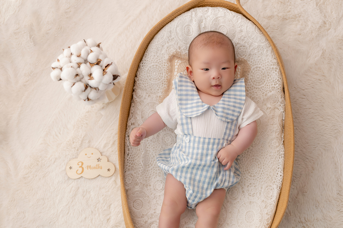 acompanhamento_mensal_fotografia_infantil_fotografia_bebe_ensaio_infantil_crescimento_bebe_primeiro_ano_estudio_fotografico_luz_estudio_maternidade_memorias_familia_criancas_felizes_espontaneidade_momentos_unicos_amor_familia